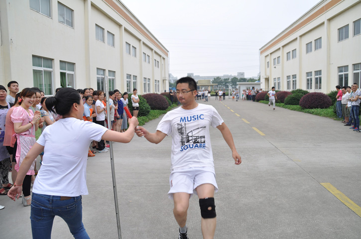 太阳洲纺织科技举办“2016夏季运动会”